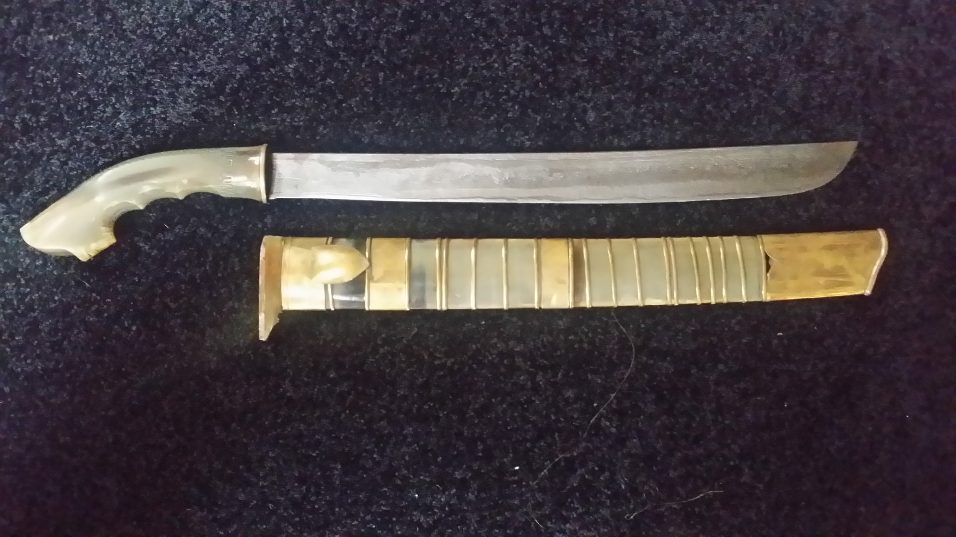 Golok — korte kling van 38 cm met schede